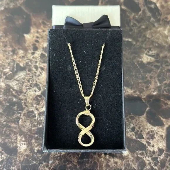 Real 18K Saudi Gold Chain Necklace with Infinity Pendant - Picture 5 of 8